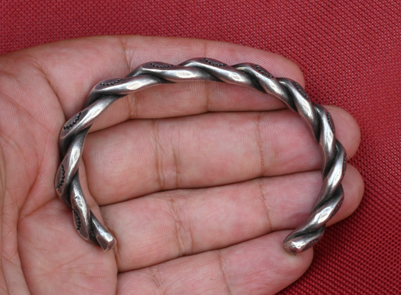 Southwestern-style Twisted Wire and Carinated Sterling Silver Cuff Bracelet3