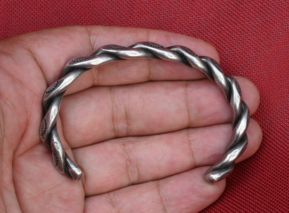 Southwestern-style Twisted Wire and Carinated Sterling Silver Cuff Bracelet3