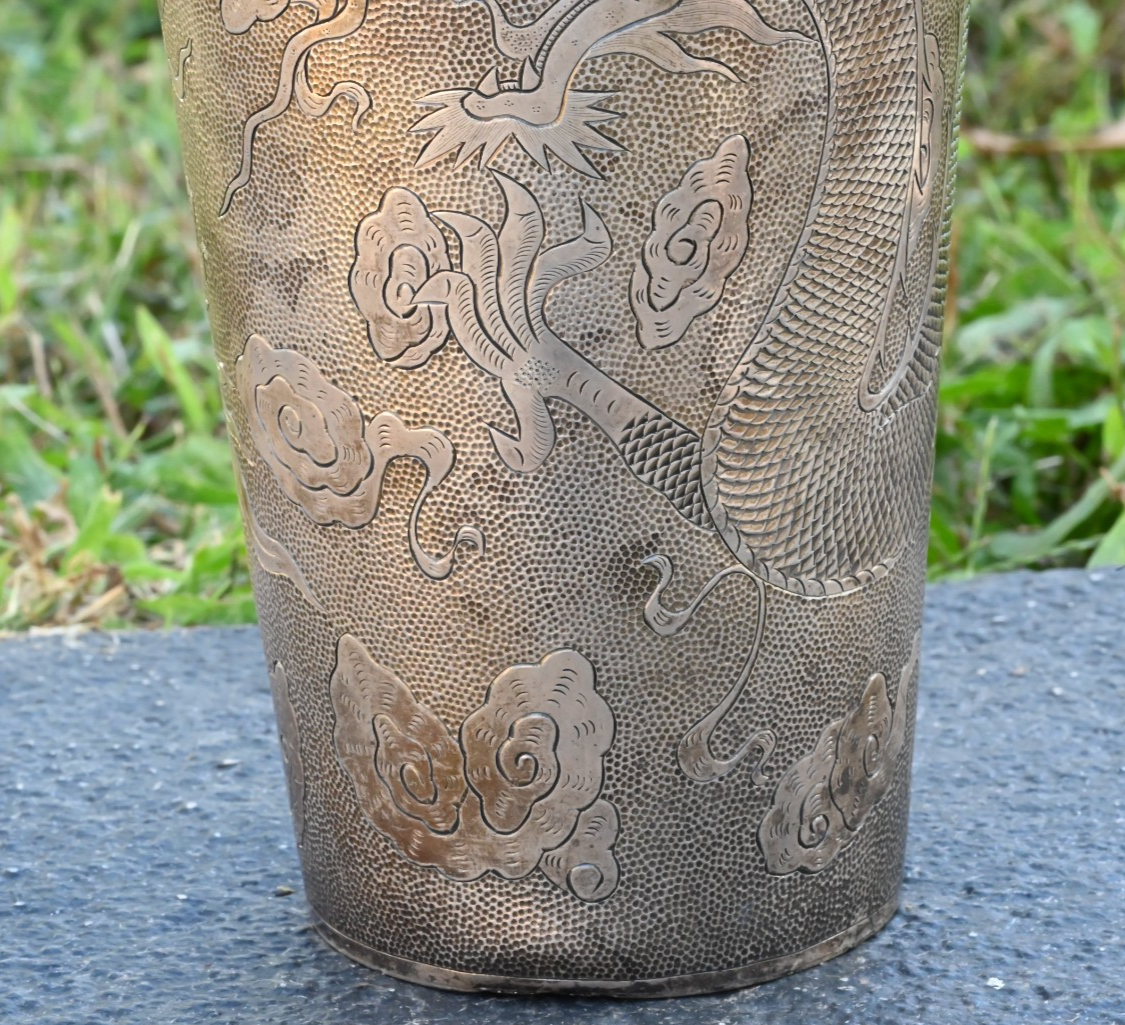 Etched Antique Dragon Design Teh Ling Export Silver Cocktail Shaker 615 Grams10