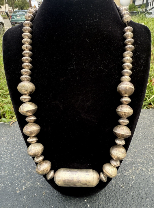 Vintage Southwestern Sterling Silver "Navajo Pearls" Beaded Necklace1