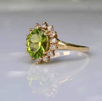 Vintage Vivid Green Peridot with Halo of Diamonds 14K Yellow Gold Ring2