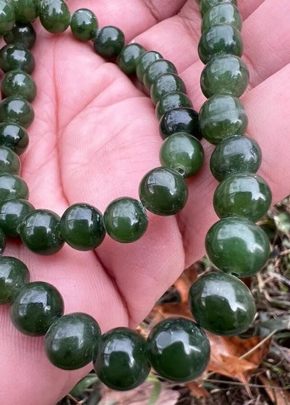 Vibrant Green Antique / Vintage Spinach Natural Nephrite Jade Beaded Necklace4