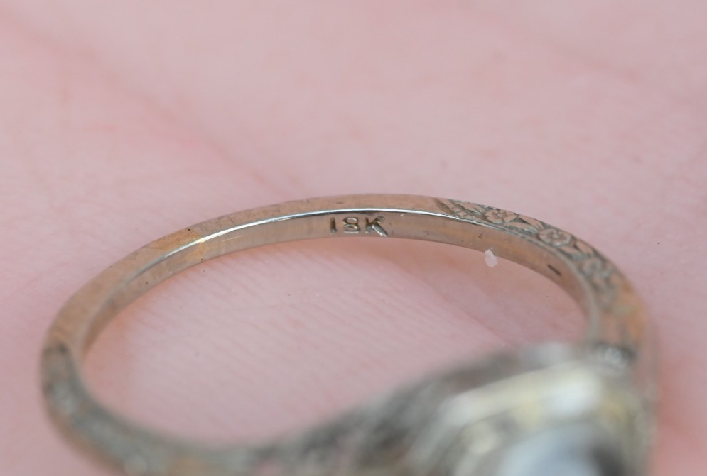 Lovely Antique Art Deco Period 1920s - 1930s 18k White Gold Filigree Ring9