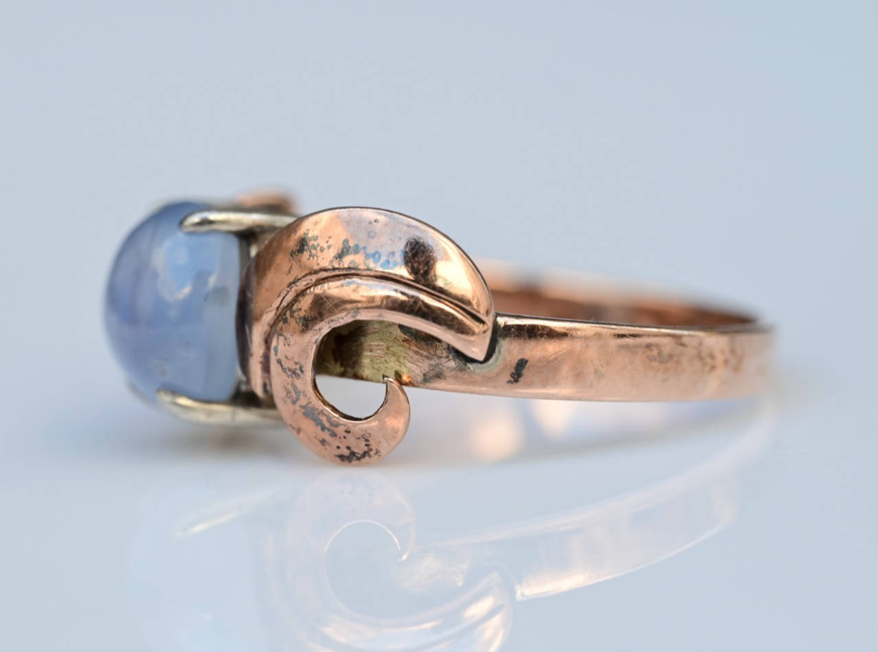 Early Vintage or Antique Natural Pale Blue Star Sapphire Cabochon Gold Ring1