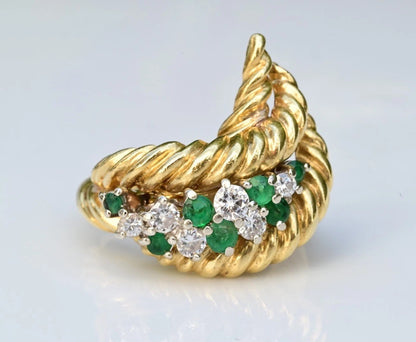 Gorgeous Vintage Designer Diamond & Emerald 18k Yellow Gold Ring0
