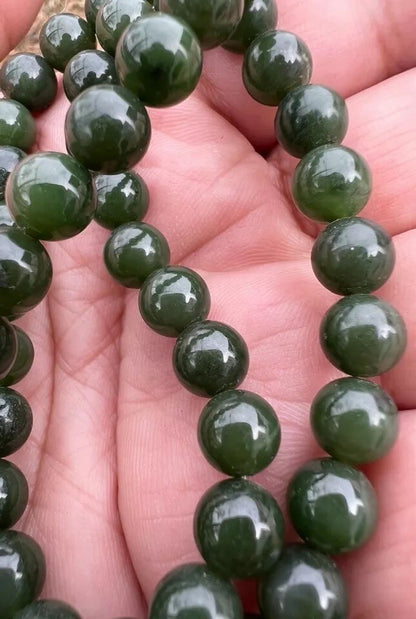 Lovely Green Antique / Vintage Spinach Natural Nephrite Jade Beaded Necklace #189