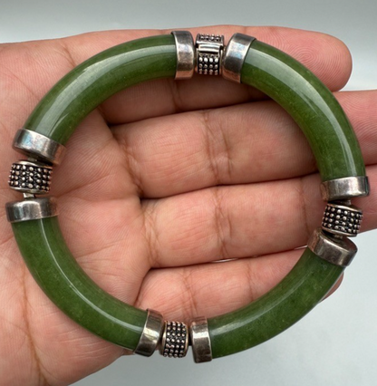 Gorgeous Vintage Chinese Green Jade & Textured Sterling Silver Bracelet4