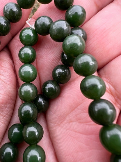 Small Green Antique / Vintage Spinach Natural Nephrite Jade Beaded Necklace8