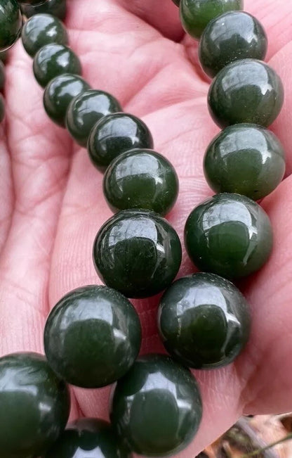 Lovely Green Antique / Vintage Spinach Natural Nephrite Jade Beaded Necklace #188