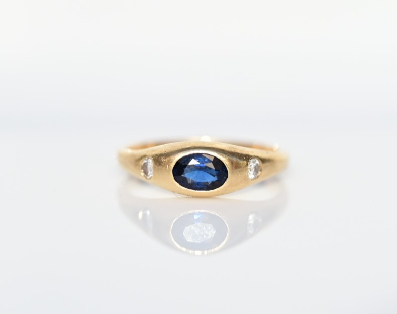 Fantastic Antique Natural Sapphire & Diamonds Gypsy Ring in 14K Yellow Gold0