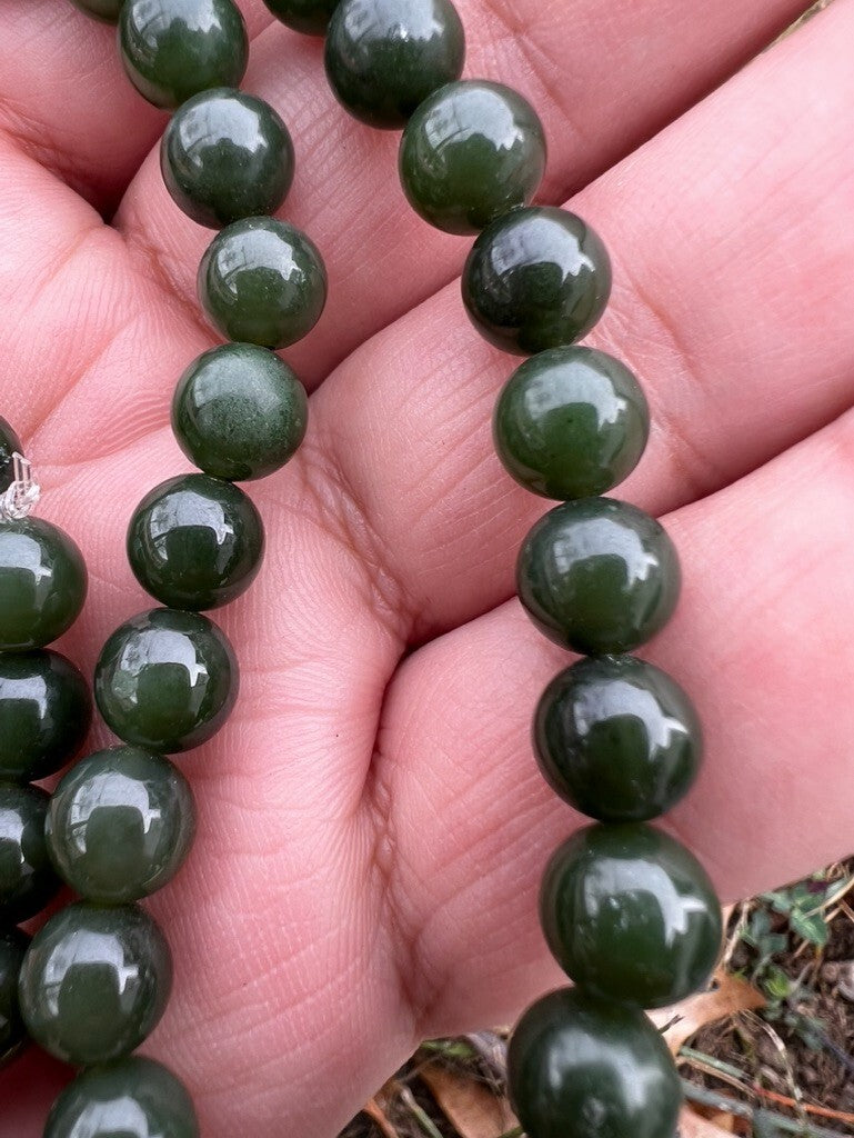 Rich Green Antique / Vintage Spinach Natural Nephrite Jade Beaded Necklace4