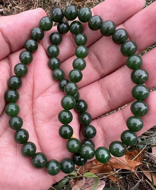 Small Green Antique / Vintage Spinach Natural Nephrite Jade Beaded Necklace1