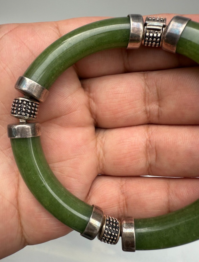 Gorgeous Vintage Chinese Green Jade & Textured Sterling Silver Bracelet5