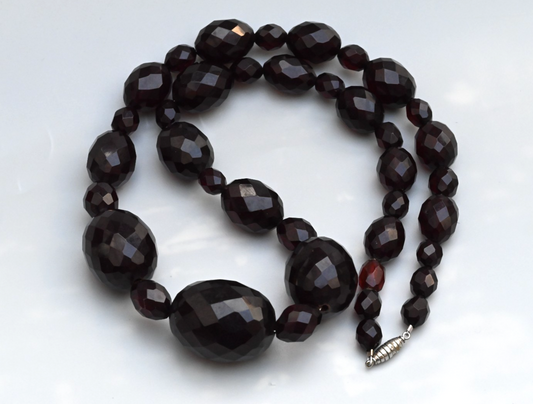 Large Antique / Vintage Art Deco Faceted Beaded Cherry Bakelite Necklace0