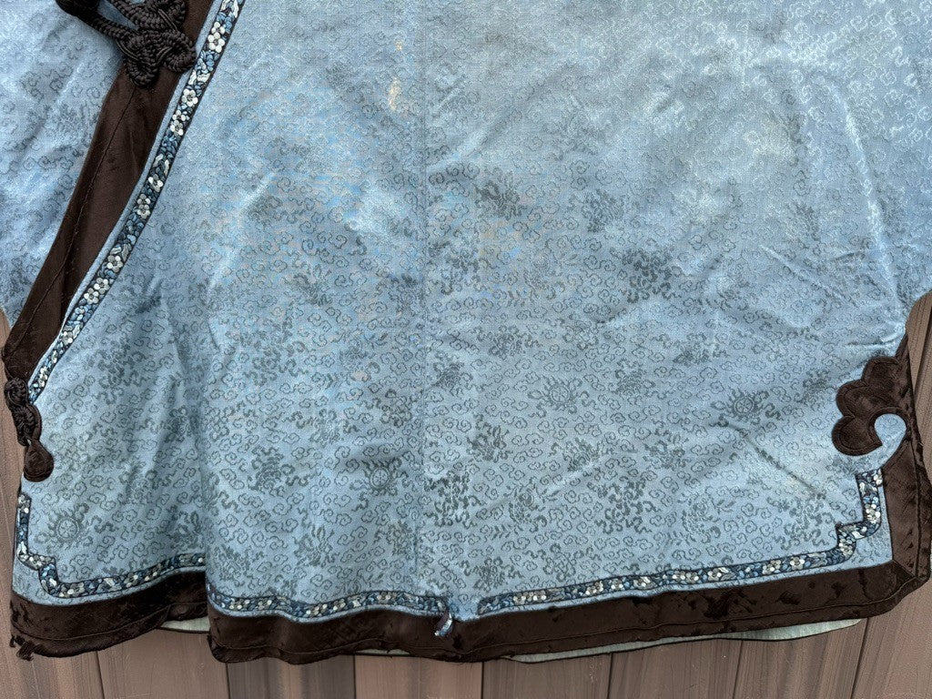 Antique Qing Dynasty Chinese Silk Embroidery Robe In Blue With Yellow Sleeve End1