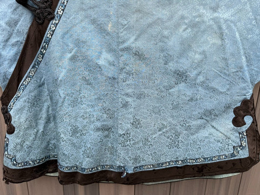 Antique Qing Dynasty Chinese Silk Embroidery Robe In Blue With Yellow Sleeve End1