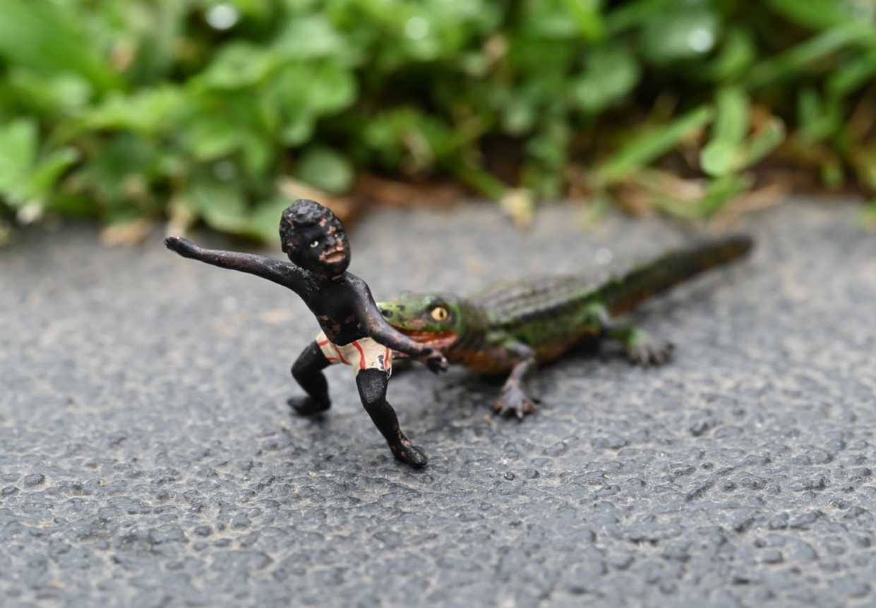 Rare 1900s Austrian Vienna Cold Painted Bronze Figure of Alligator Biting Child6