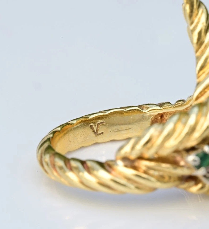 Gorgeous Vintage Designer Diamond & Emerald 18k Yellow Gold Ring9