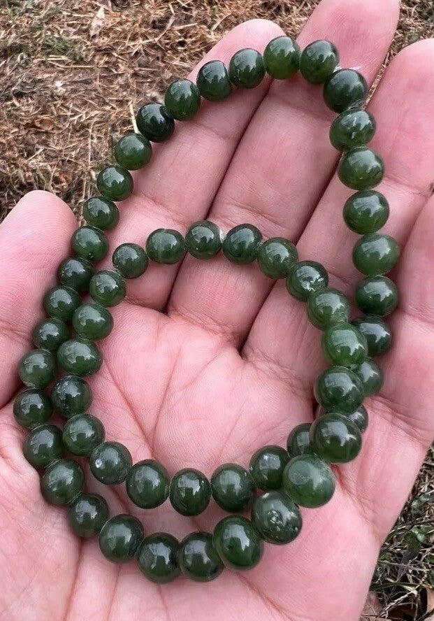 Vibrant Green Antique / Vintage Spinach Natural Nephrite Jade Beaded Necklace7