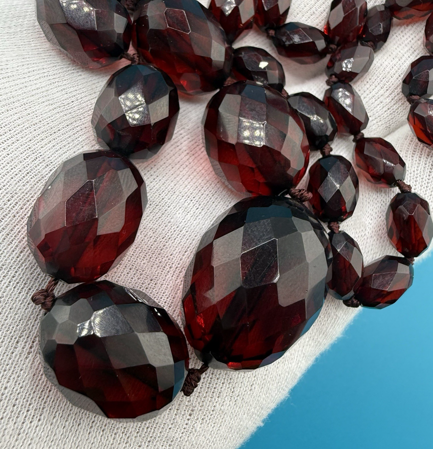 Antique / Vintage Art Deco Faceted Beaded Cherry Bakelite Necklace 57 Gram 14K7
