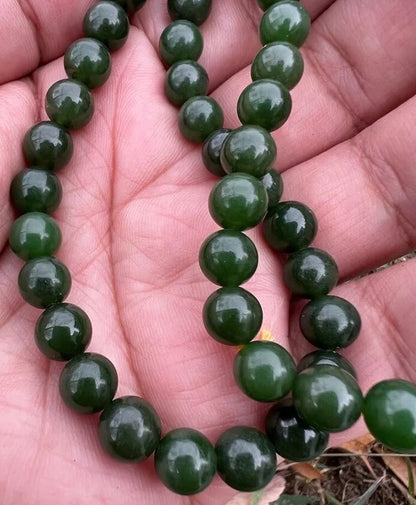 Small Green Antique / Vintage Spinach Natural Nephrite Jade Beaded Necklace2