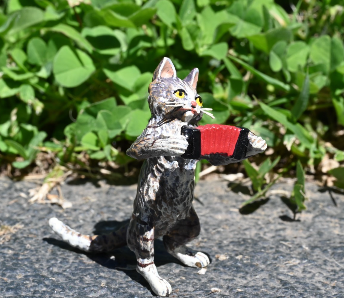 Fritz Bergmann  Austrian Vienna Cold  Painted Bronze Musical Cat with Accordion4