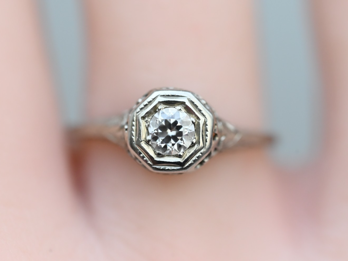 Superb Antique Art Deco Period 18K White Gold Filigree Ring with .20 ct Diamond3