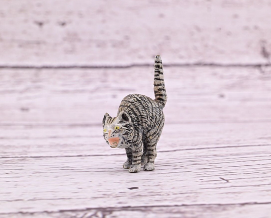 Lovely Antique Austrian Vienna Cold Painted Bronze Figure of Scared Cat0