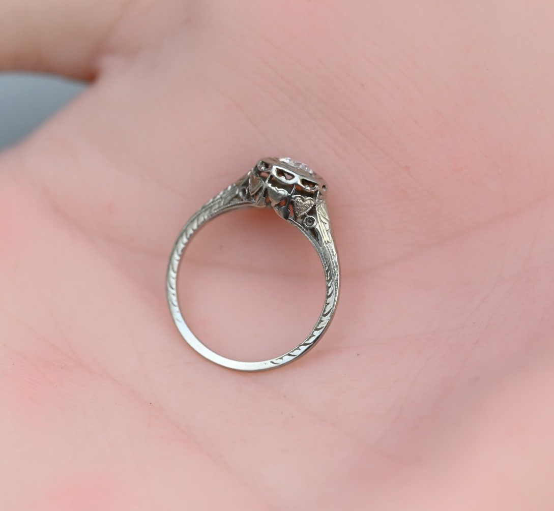 Superb Antique Art Deco Period 18K White Gold Filigree Ring with .20 ct Diamond7
