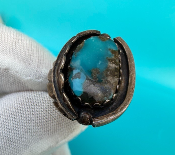 Beautiful Sterling Silver Southwest / Native American Ring w/ Turquoise Gem3