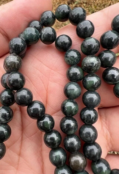 Leaf Green Antique / Vintage Spinach Natural Nephrite Jade Beaded Necklace3