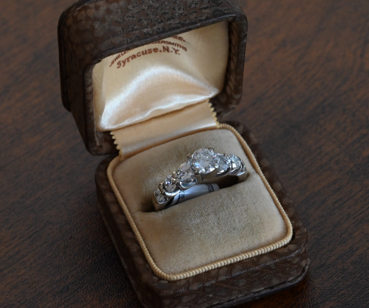 Gorgeous Multi Natural Round Brilliant Diamond Ring 1.85 Cttw  IGI Certified2