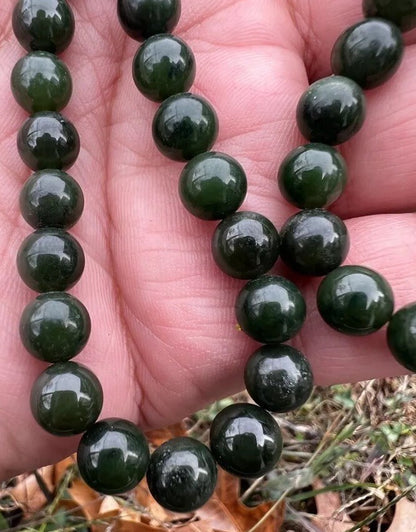 Dark Green Antique / Vintage Spinach Natural Nephrite Jade Beaded Necklace1