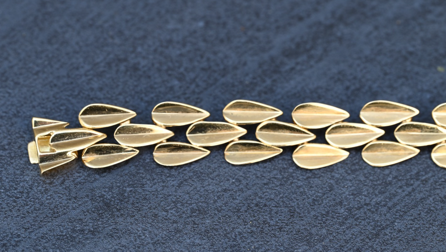 Hard to Find Designer Robert Lee Morris 18K Yellow Gold Dart Motif Bracelet9
