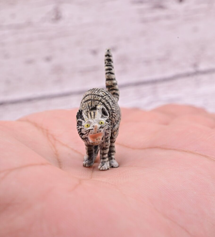 Lovely Antique Austrian Vienna Cold Painted Bronze Figure of Scared Cat8
