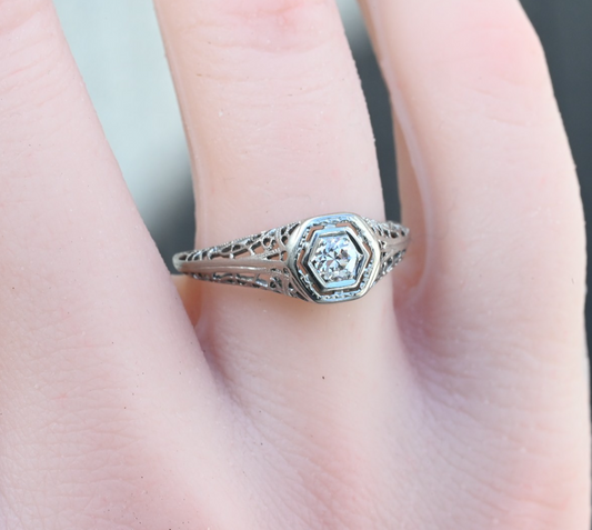 Gorgeous Antique Art Deco Period Early 20th Century Diamond 14K WG Filigree Ring0