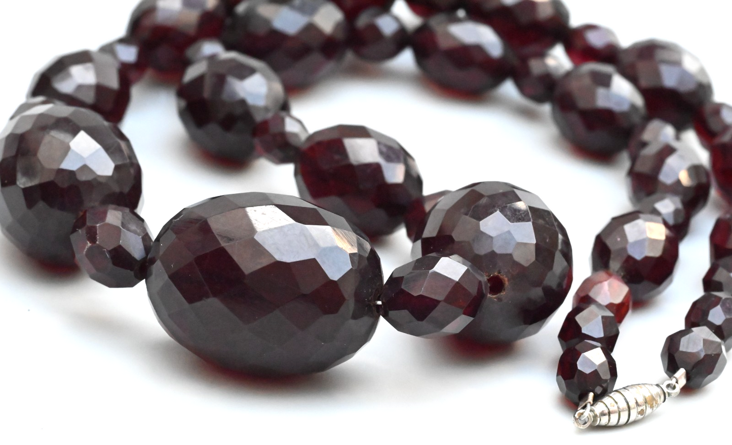 Large Antique / Vintage Art Deco Faceted Beaded Cherry Bakelite Necklace1