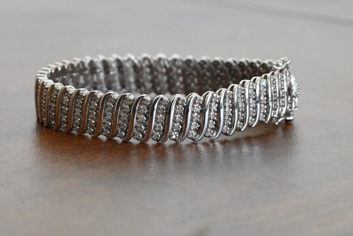 Unique Vintage Sterling Silver Bracelet with 2 CTTW Natural Diamonds0