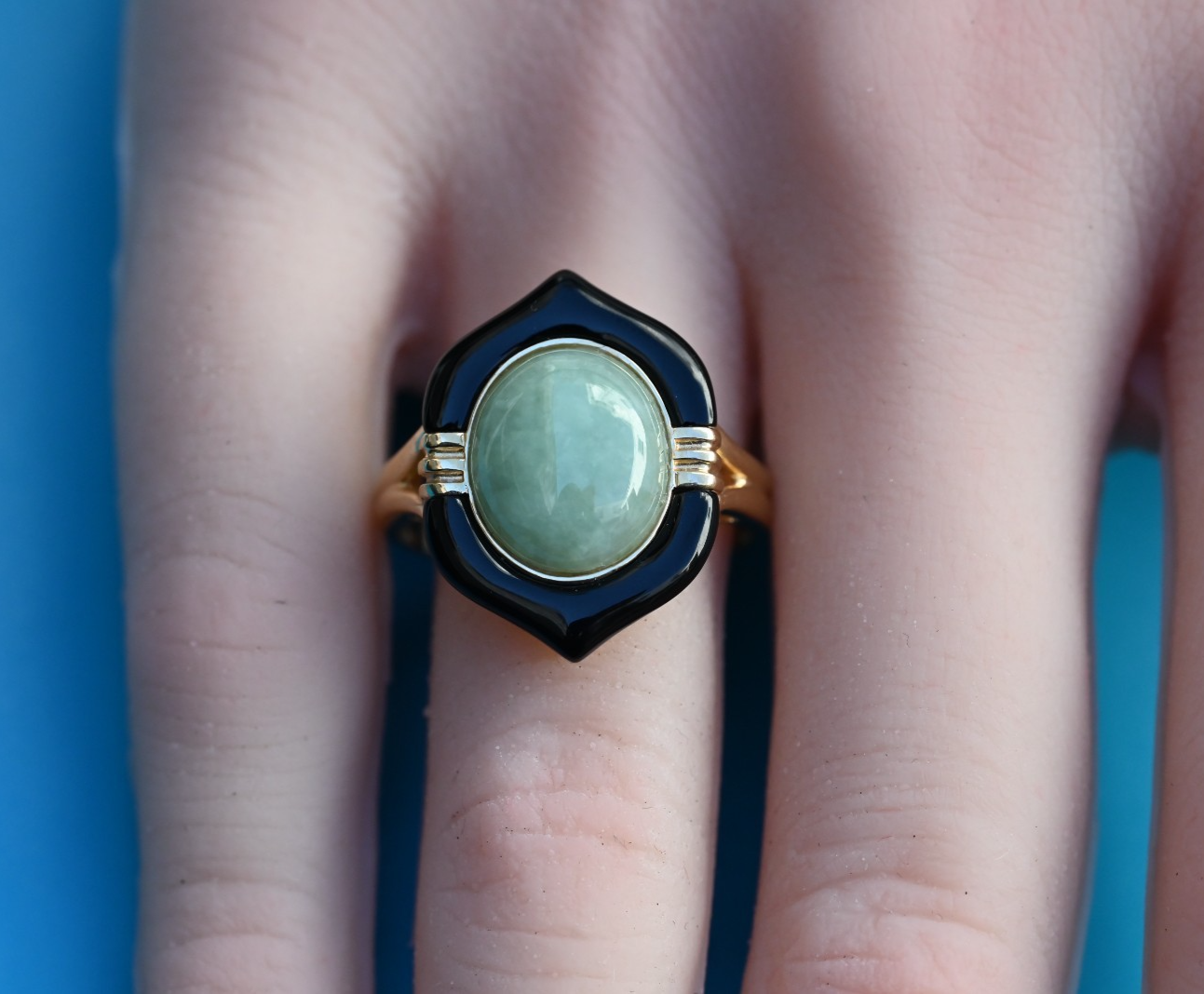 Stunning 14K Yellow Gold Jade & Onyx Ring0