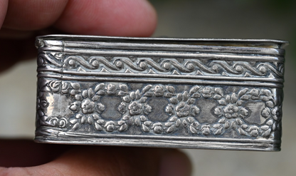 Gorgeous Antique European Floral Decorated Trinket Box .800 Silver /925 Sterling4