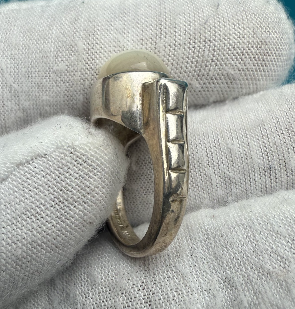 Gorgeous Vintage Signed Judith Ripka Sterling Silver & Mother of Pearl Ring 6