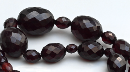 Large Antique / Vintage Art Deco Faceted Beaded Cherry Bakelite Necklace4