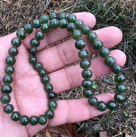 Vibrant Green Antique / Vintage Spinach Natural Nephrite Jade Beaded Necklace0