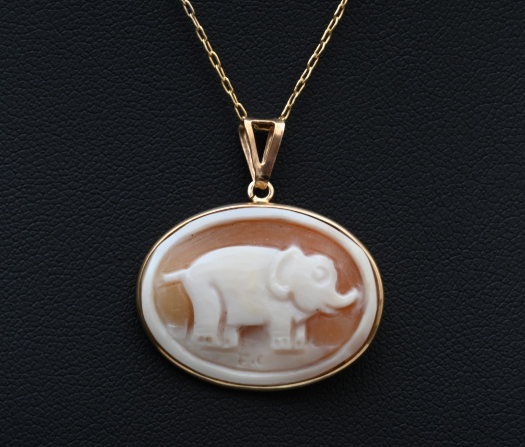 Cute Small Antique / Vintage 14K Yellow Gold Italian Cameo Pendant of Elephant0