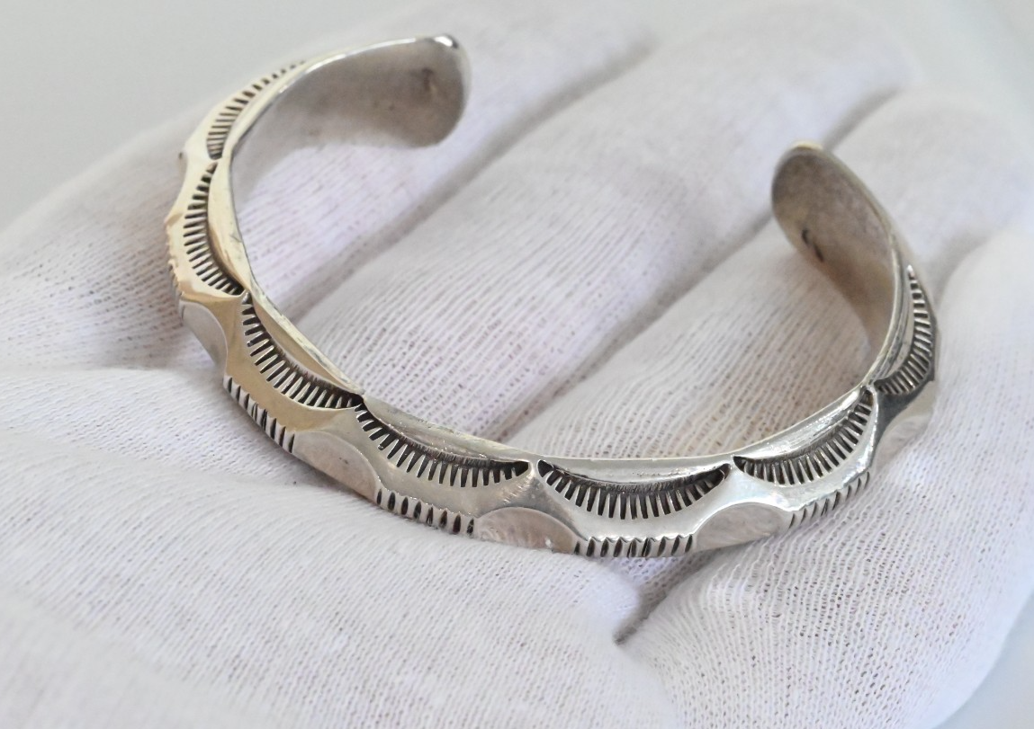 Vintage Native American Sterling Silver Cuff Bracelet with Sunrise Design Edge0