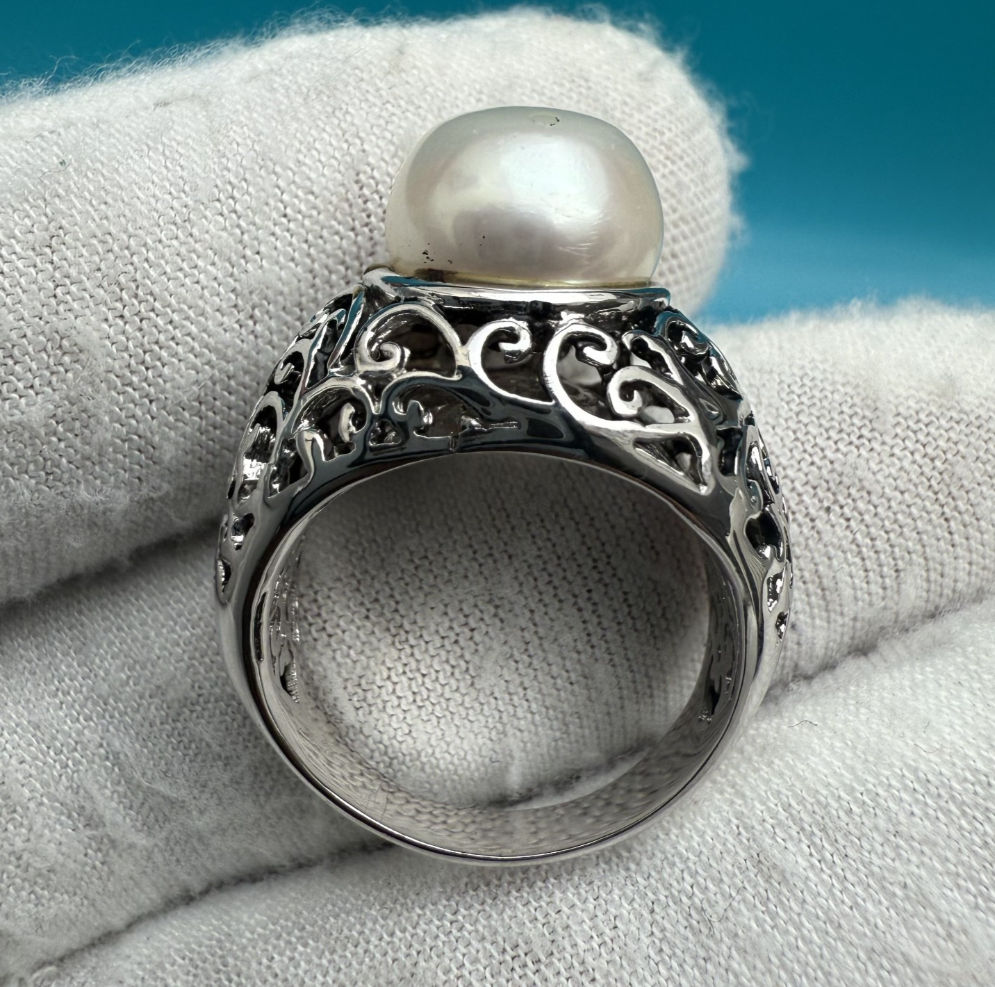 Gorgeous Sterling Silver Ring with Large Cultured Pearl & Intricate Openwork7