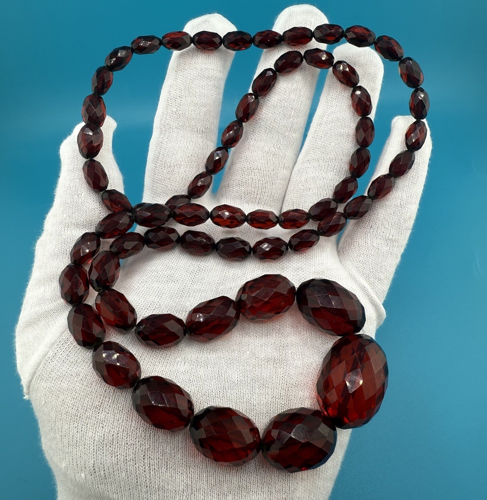 Antique / Vintage Art Deco Faceted Beaded Cherry Bakelite Necklace 44 Gram3