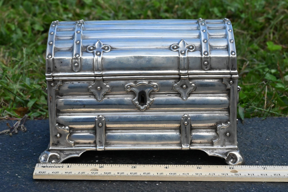 Stunning Antique Dutch or Austrian 750 Silver Trinket / Money Treasure Chest Box6