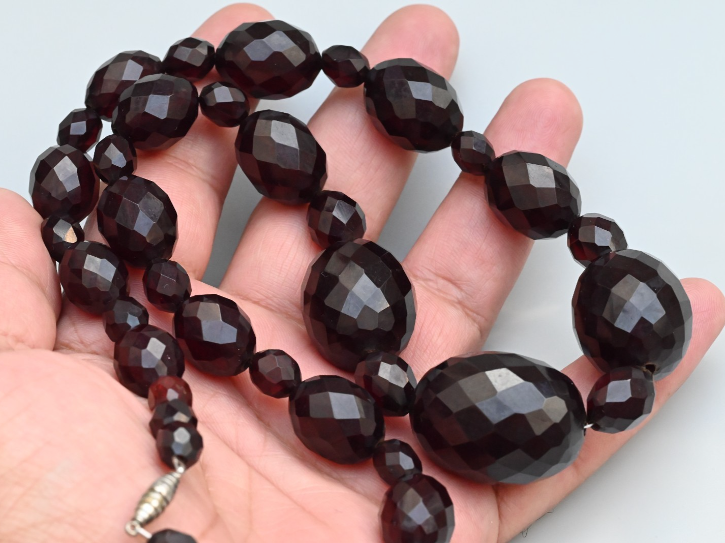 Large Antique / Vintage Art Deco Faceted Beaded Cherry Bakelite Necklace7