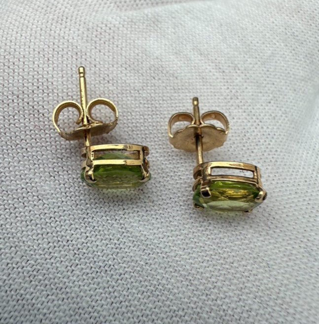 Attractive Vintage 14k Yellow Gold Earrings w/ Peridot Gems 2
